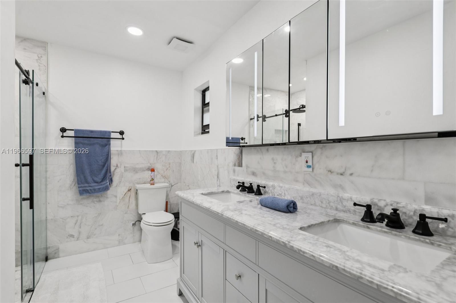 KENDALE LAKES SEC FIVE - Residential