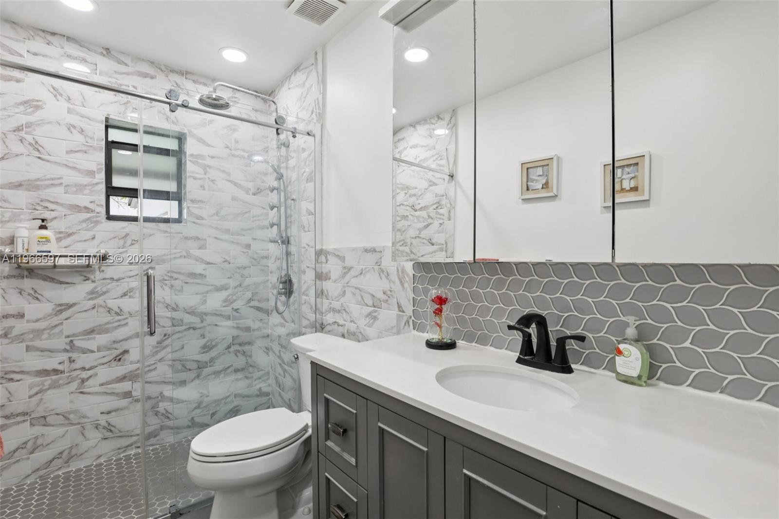 KENDALE LAKES SEC FIVE - Residential