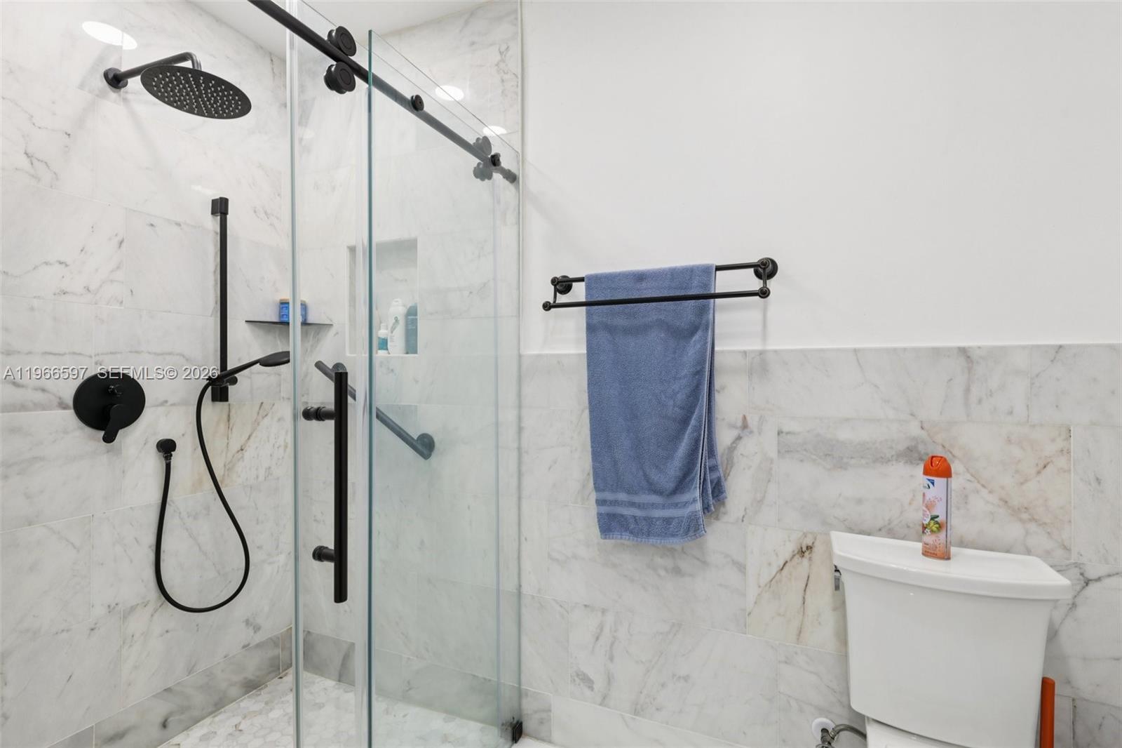 KENDALE LAKES SEC FIVE - Residential