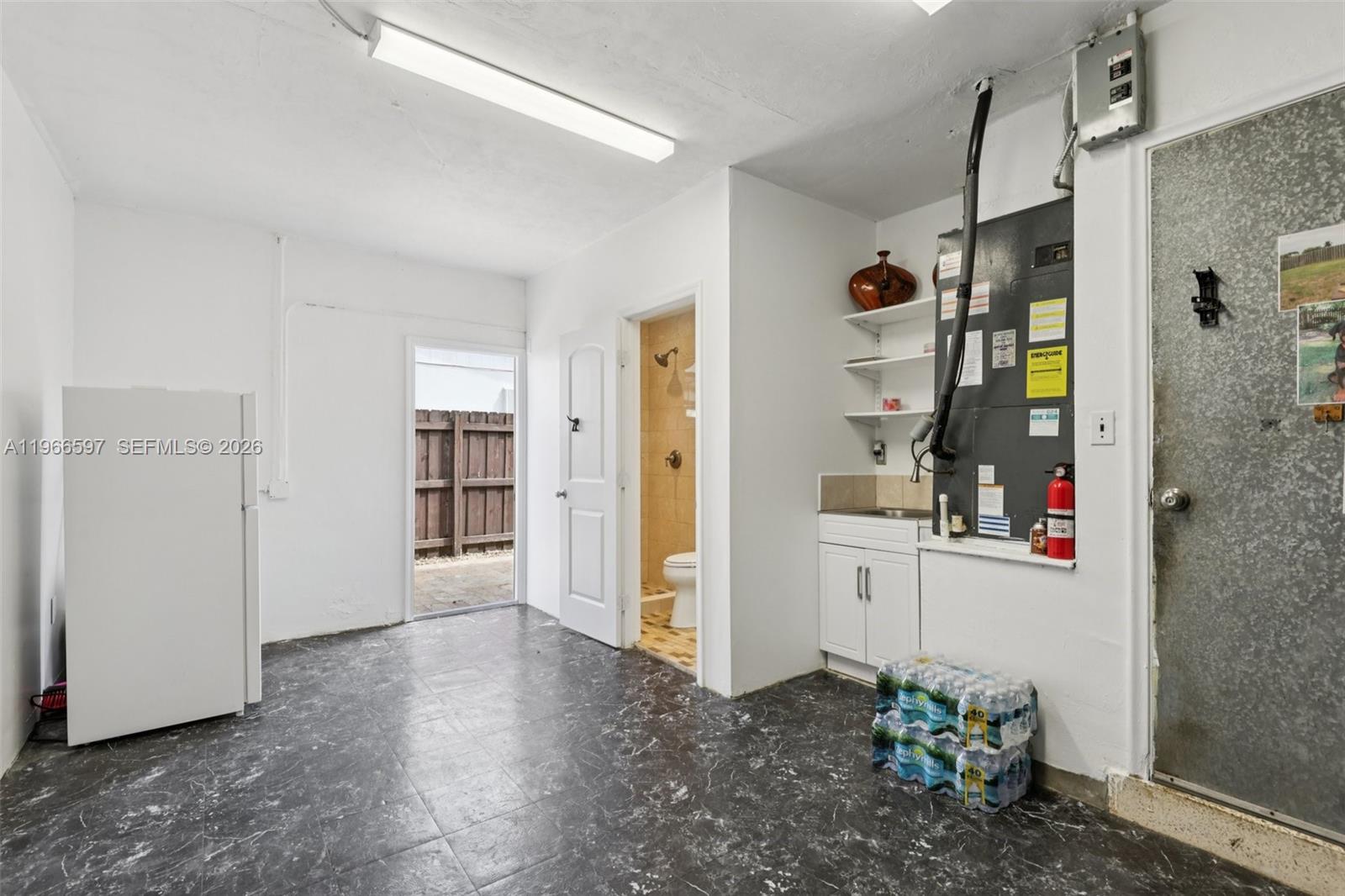 KENDALE LAKES SEC FIVE - Residential