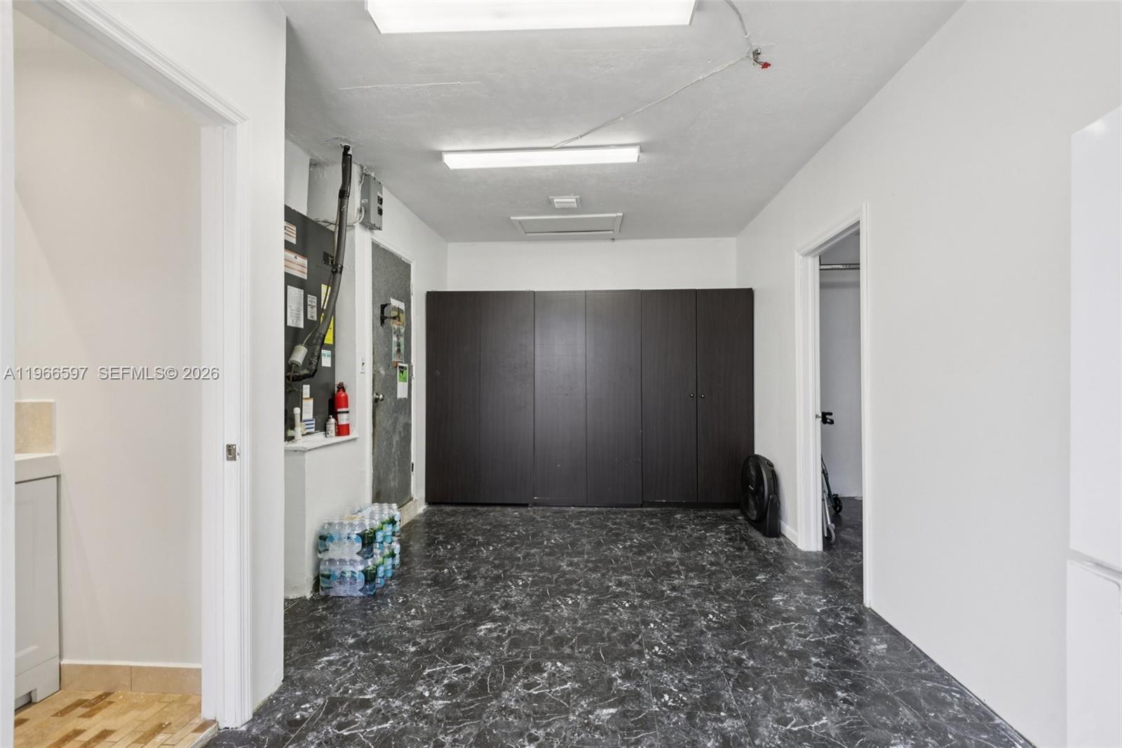 KENDALE LAKES SEC FIVE - Residential