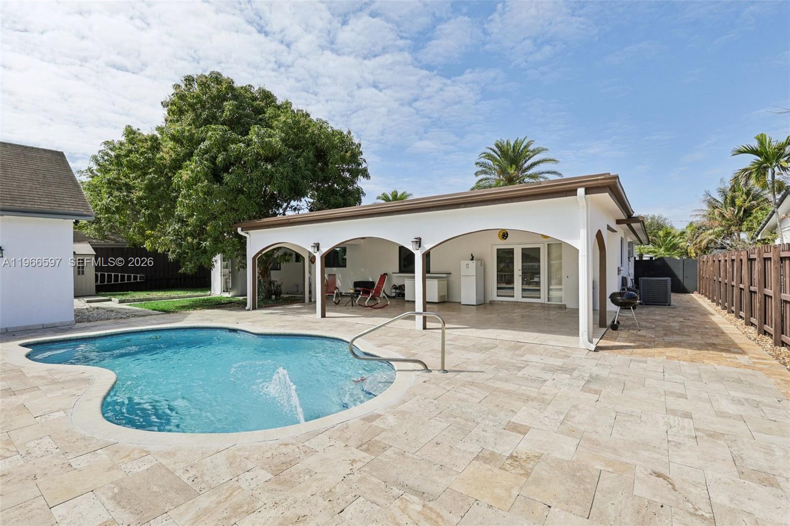 KENDALE LAKES SEC FIVE - Residential