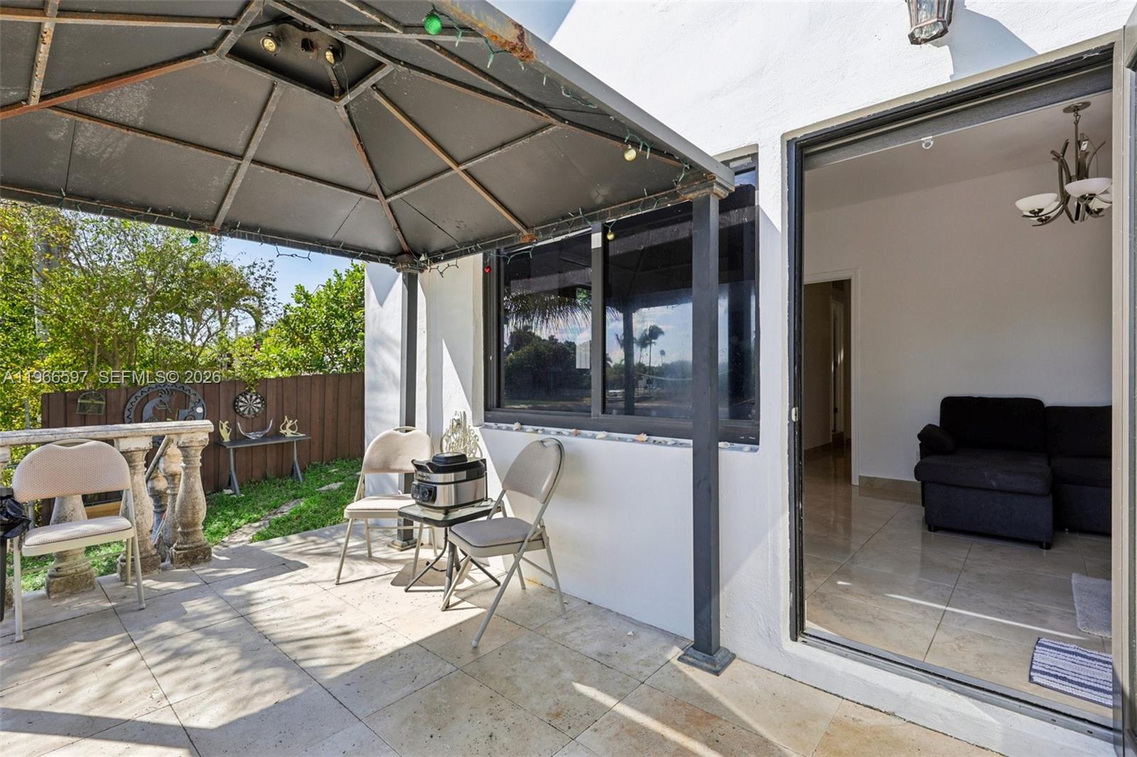 KENDALE LAKES SEC FIVE - Residential