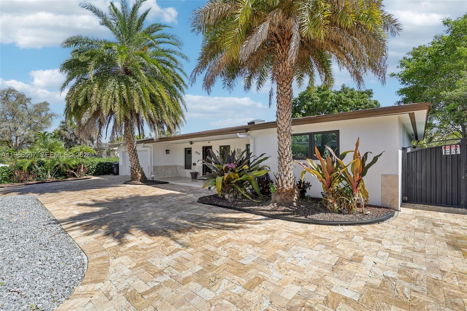 KENDALE LAKES SEC FIVE - Residential