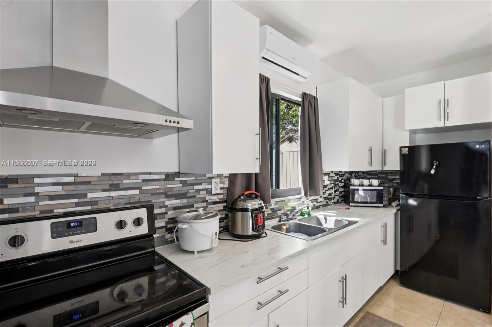 KENDALE LAKES SEC FIVE - Residential