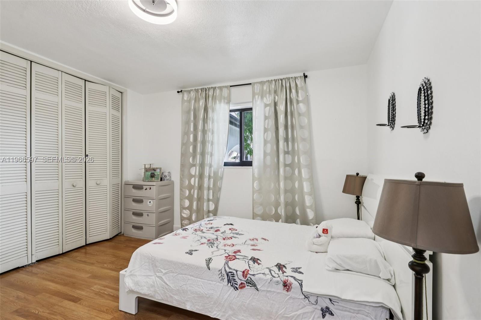 KENDALE LAKES SEC FIVE - Residential