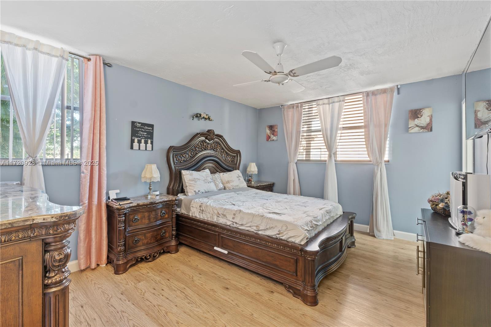 SOMERSET NO EIGHT CONDO - Residential