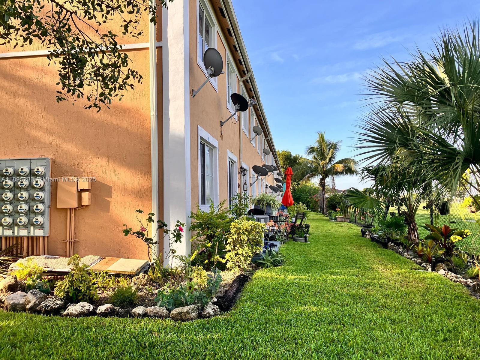 SHOMA HOMES AT COUNTRY CL - Residential Lease