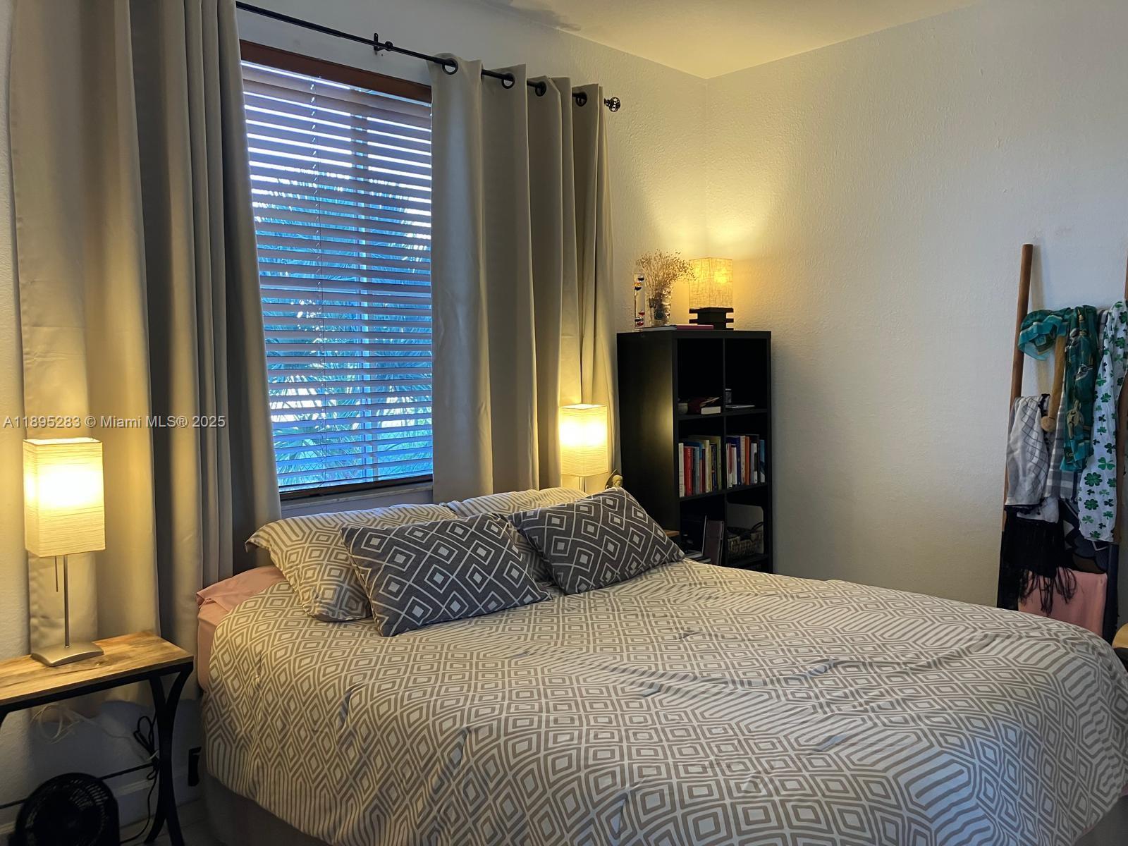 SHOMA HOMES AT COUNTRY CL - Residential Lease