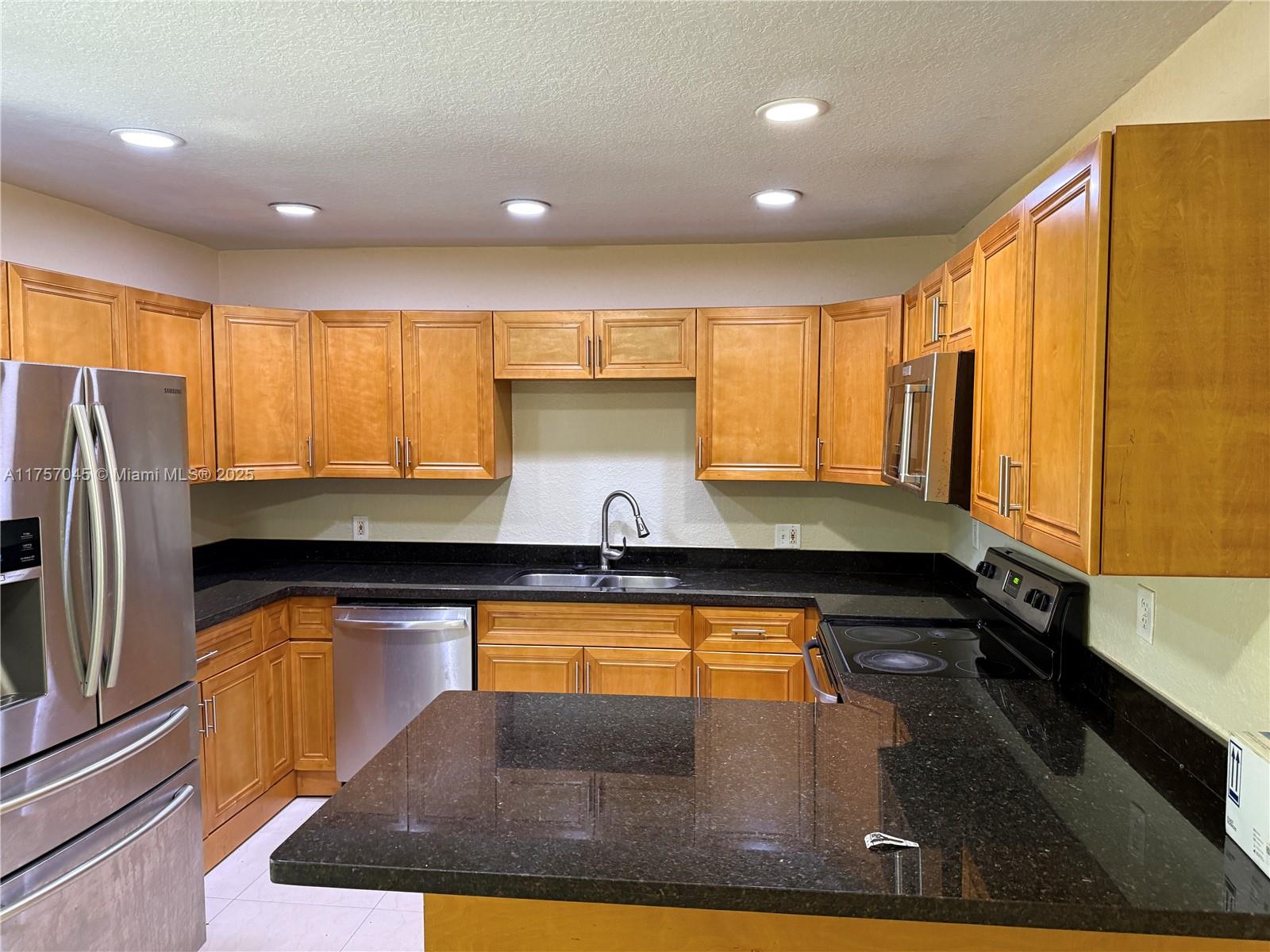 4617 Sw 24th Ave, Dania Beach, Miami-Dade County, Florida - 2 Bedrooms  
2 Bathrooms - 