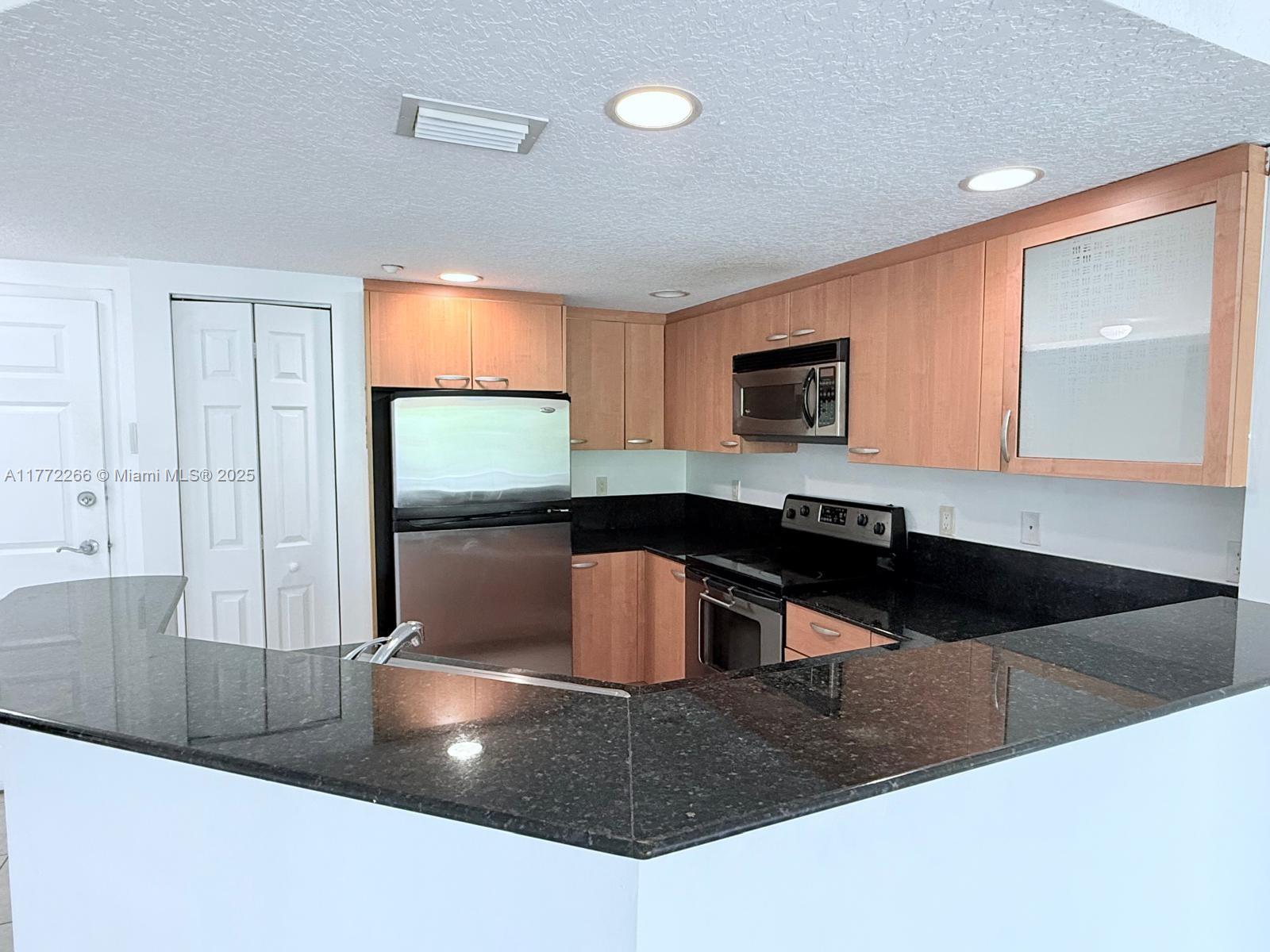 HALLANDALE BEACH PRIVATE - Residential