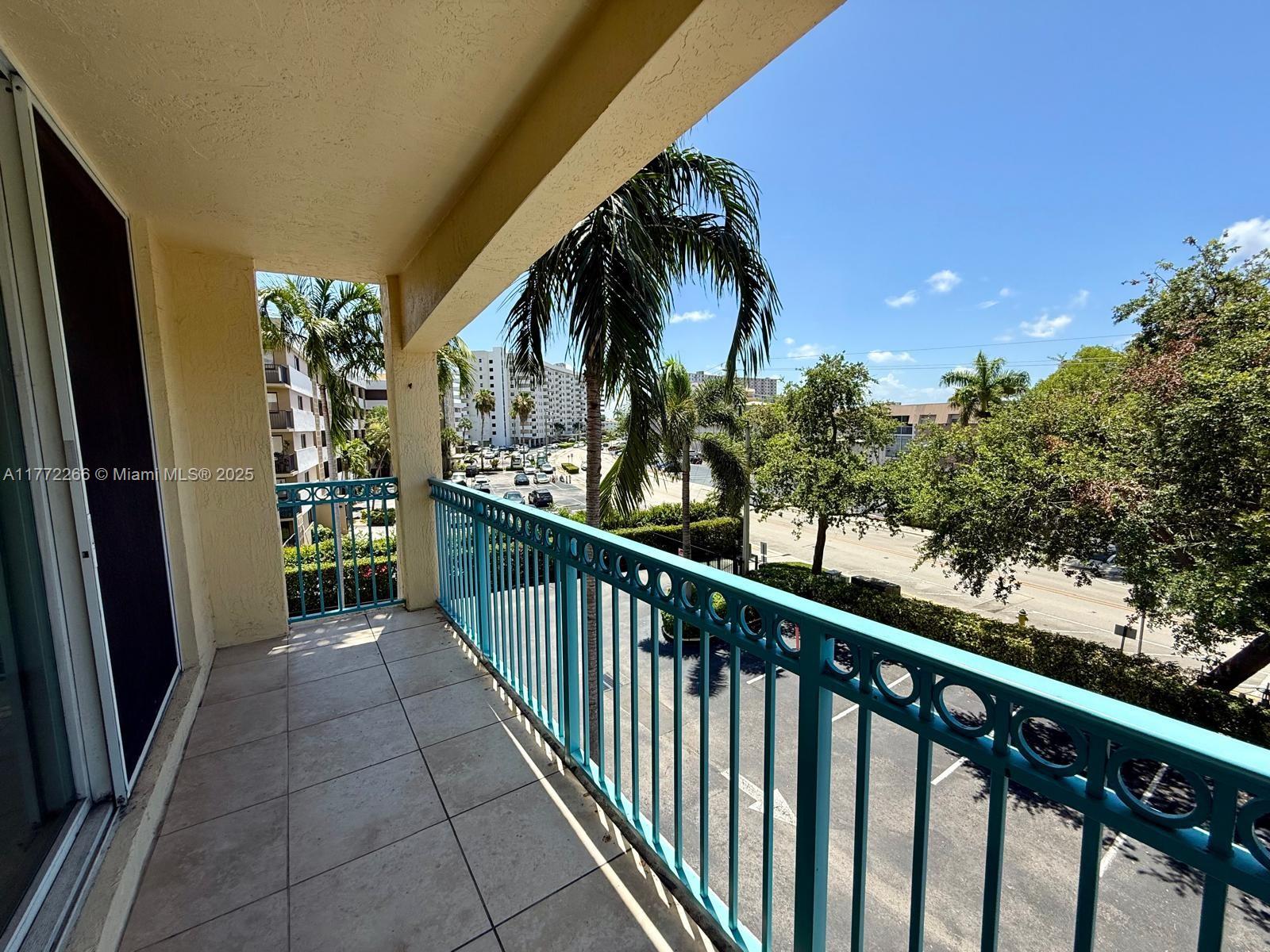 HALLANDALE BEACH PRIVATE - Residential