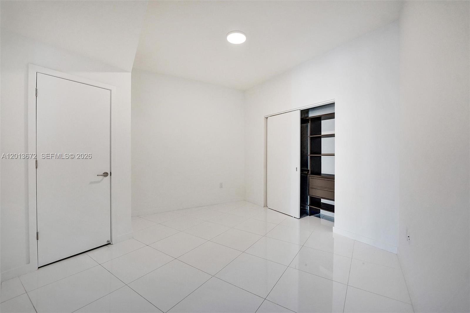 PARAMOUNT MIAMI WORLDCENT - Residential Lease