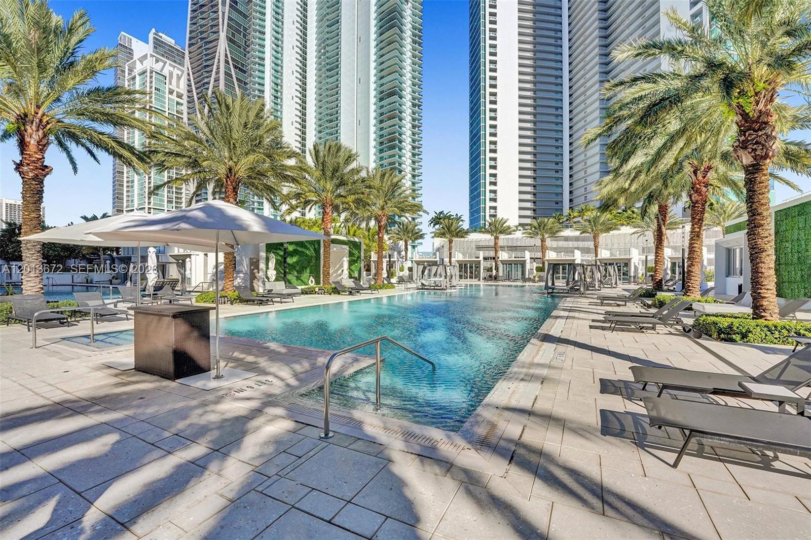 PARAMOUNT MIAMI WORLDCENT - Residential Lease