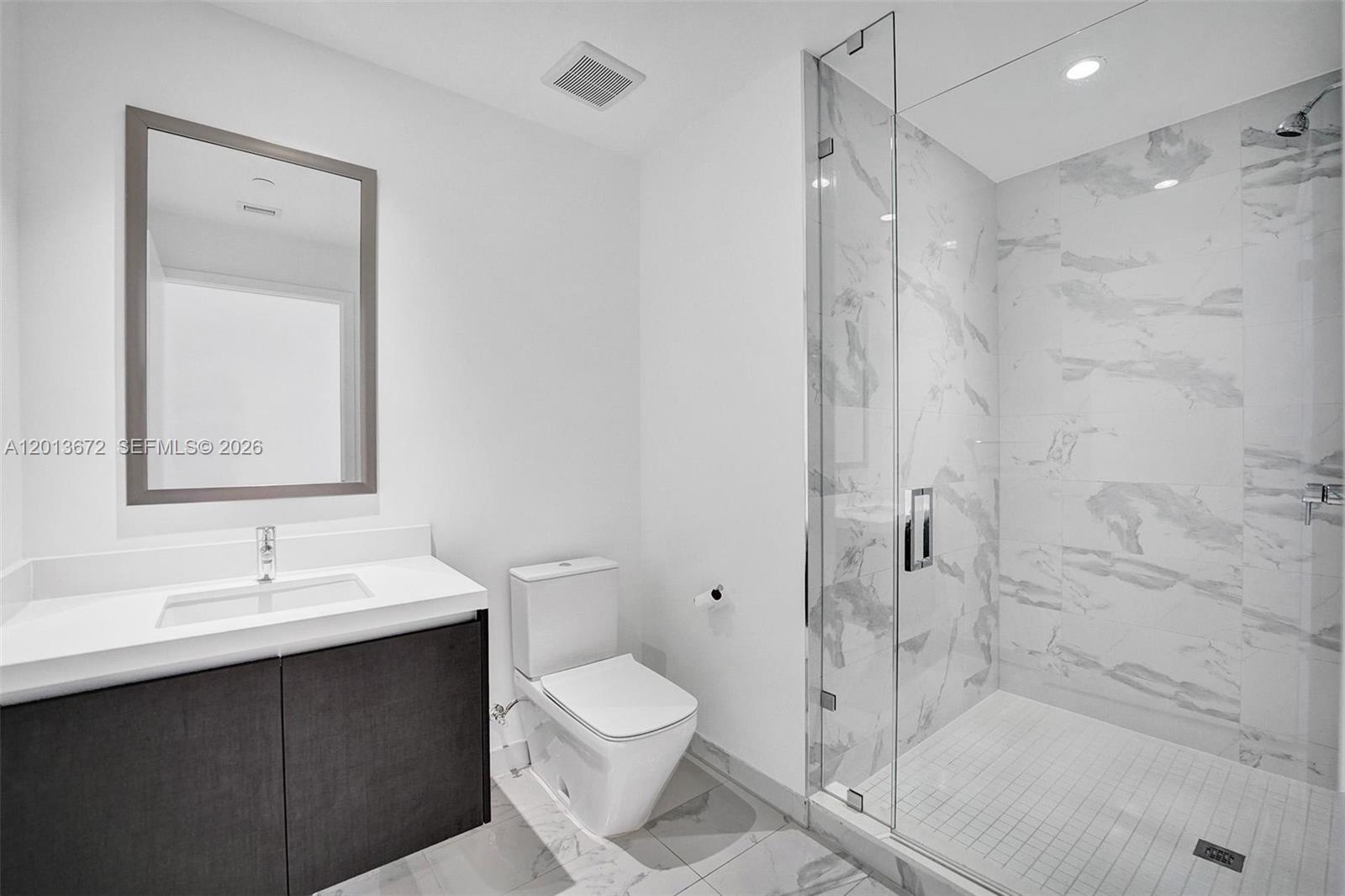 PARAMOUNT MIAMI WORLDCENT - Residential Lease