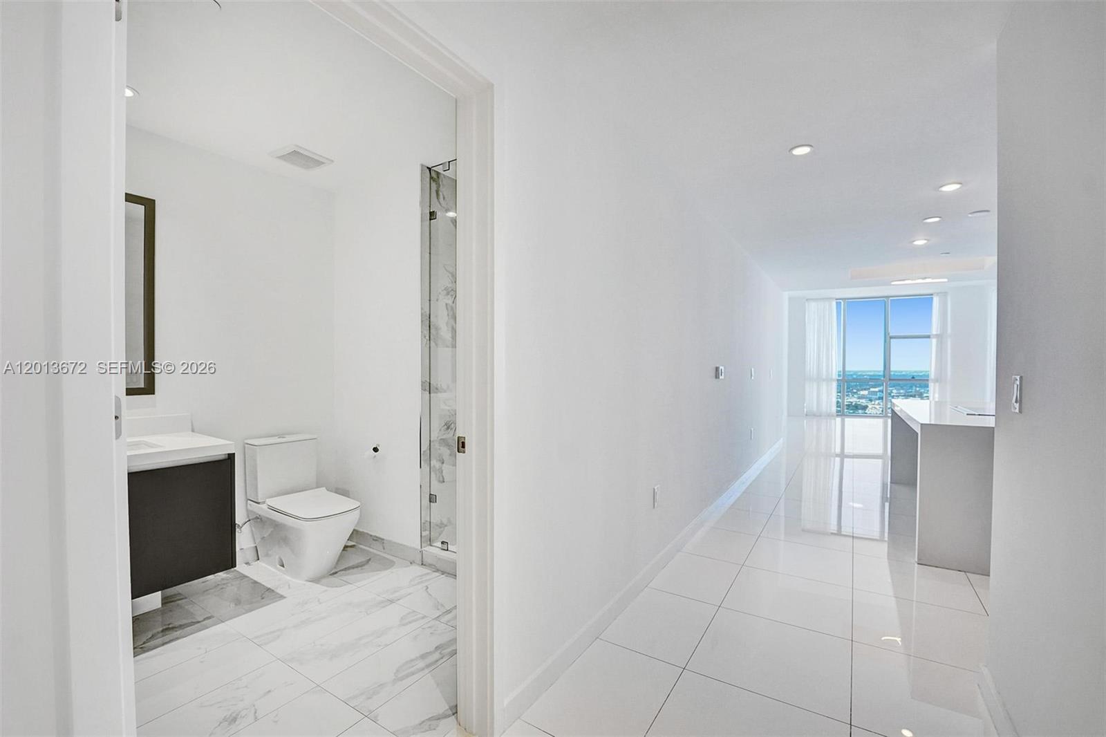 851 NE 1st Ave 4001