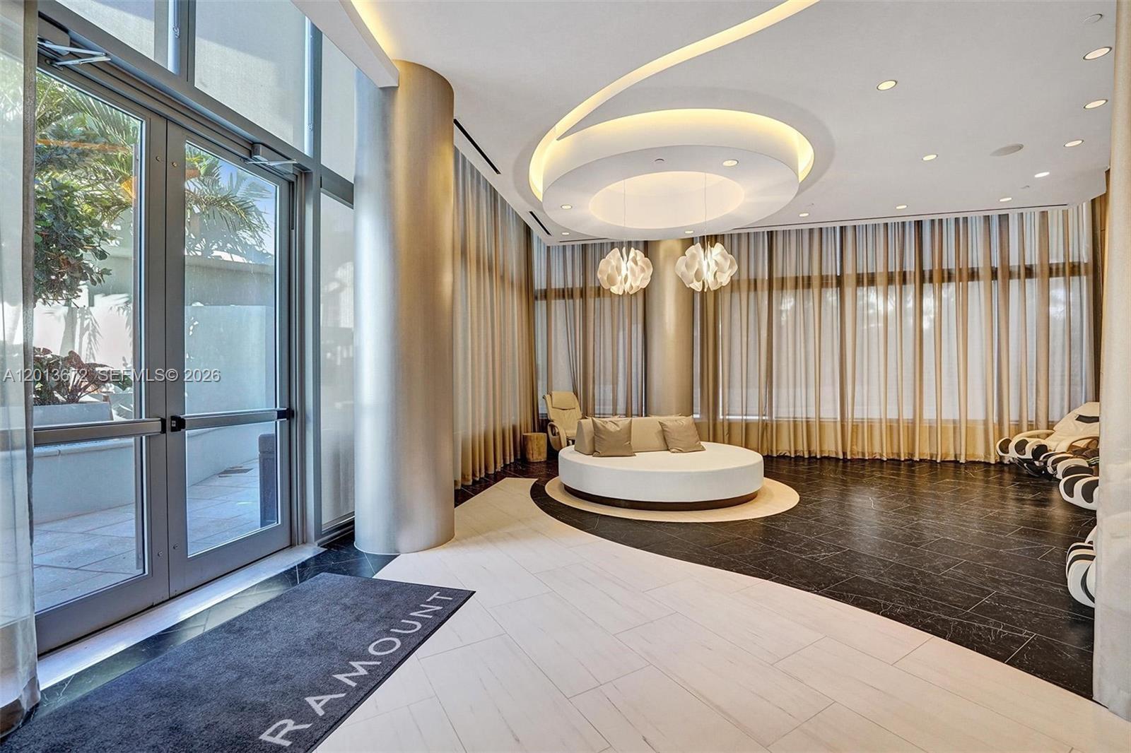 PARAMOUNT MIAMI WORLDCENT - Residential Lease