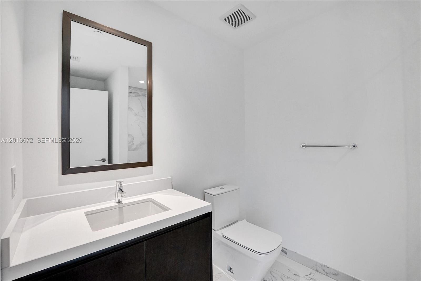 PARAMOUNT MIAMI WORLDCENT - Residential Lease