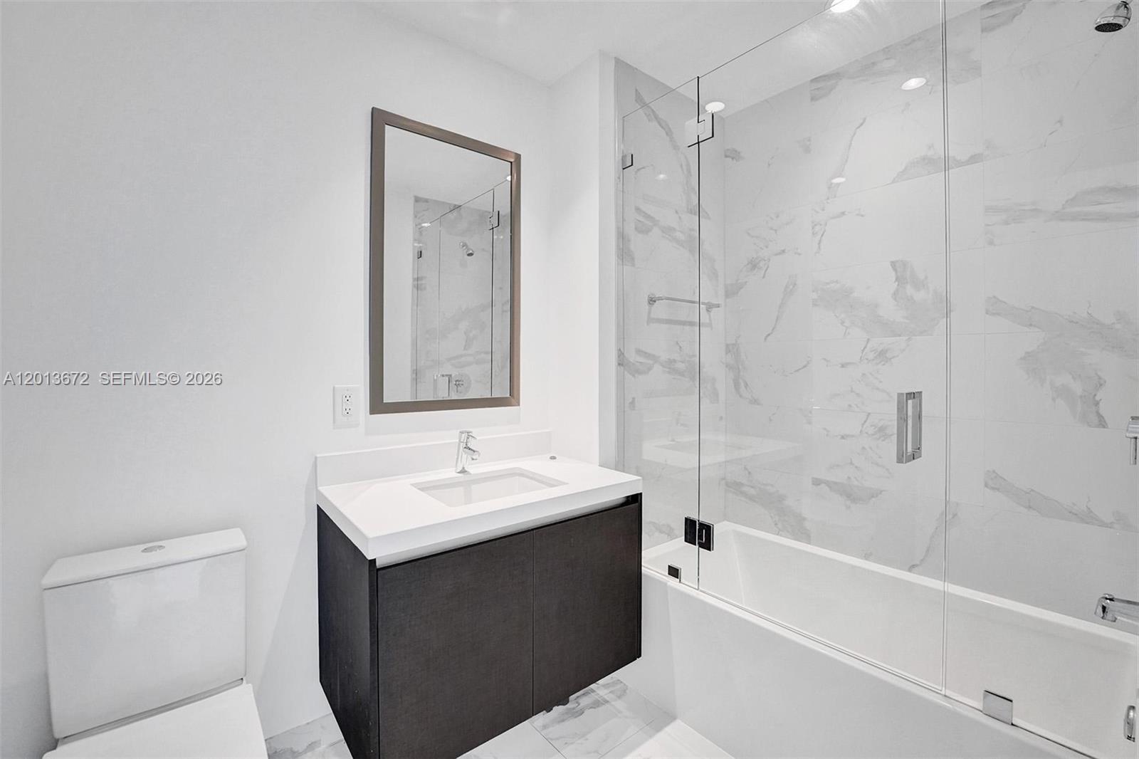 PARAMOUNT MIAMI WORLDCENT - Residential Lease