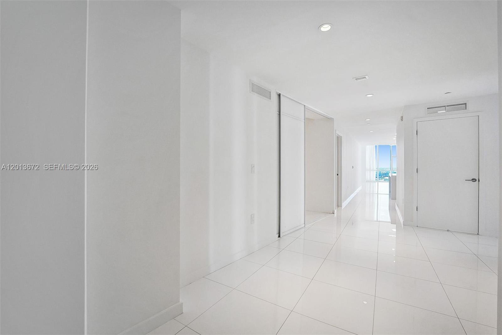 851 NE 1st Ave 4001