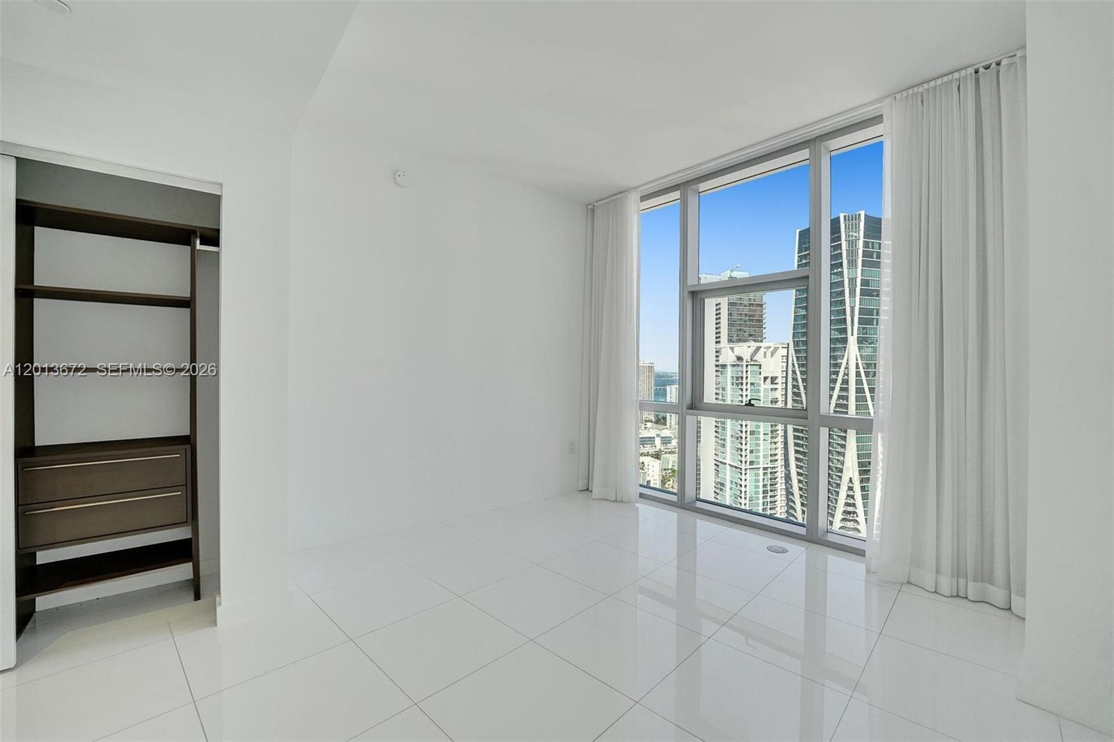 PARAMOUNT MIAMI WORLDCENT - Residential Lease