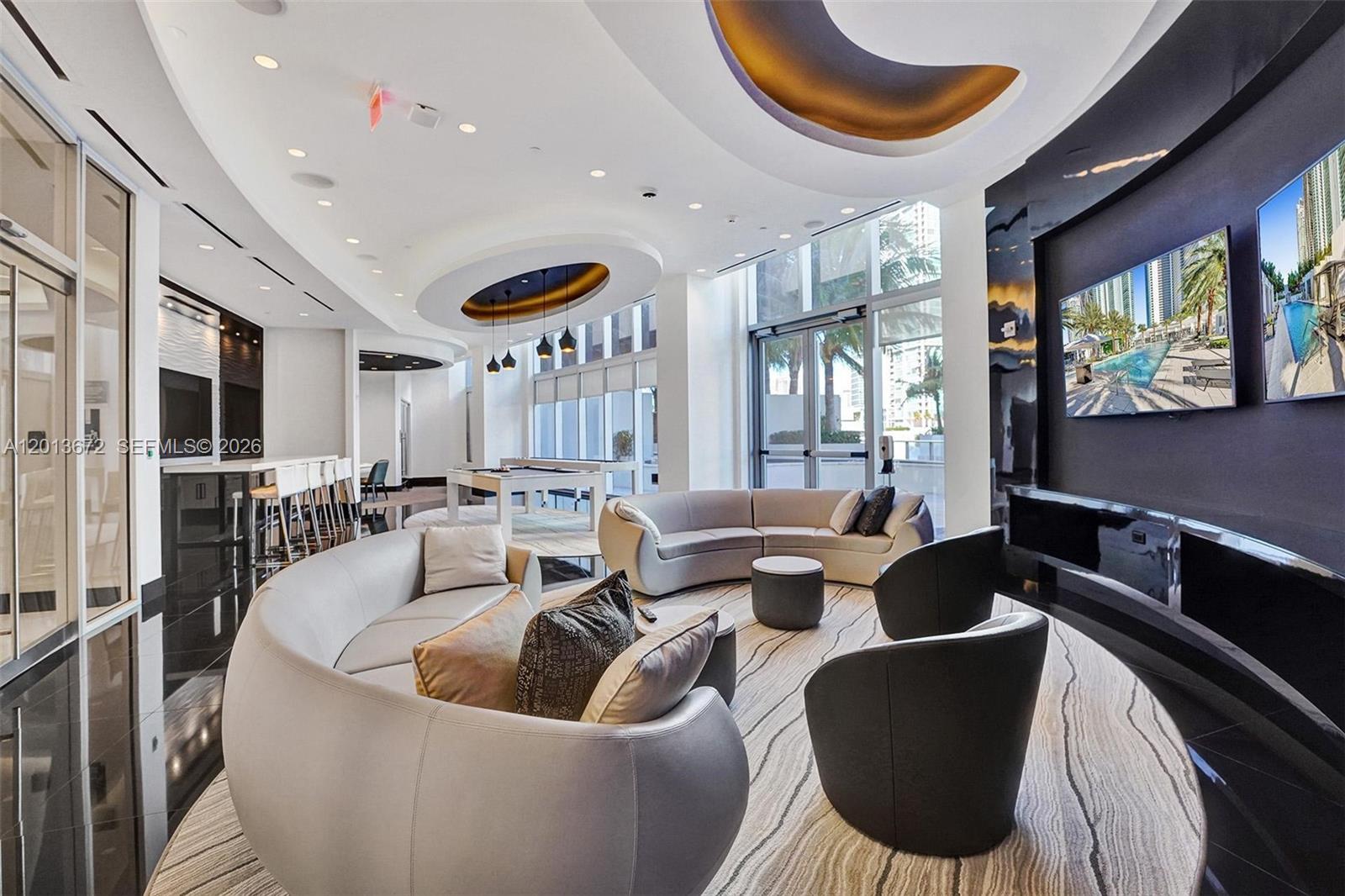 PARAMOUNT MIAMI WORLDCENT - Residential Lease