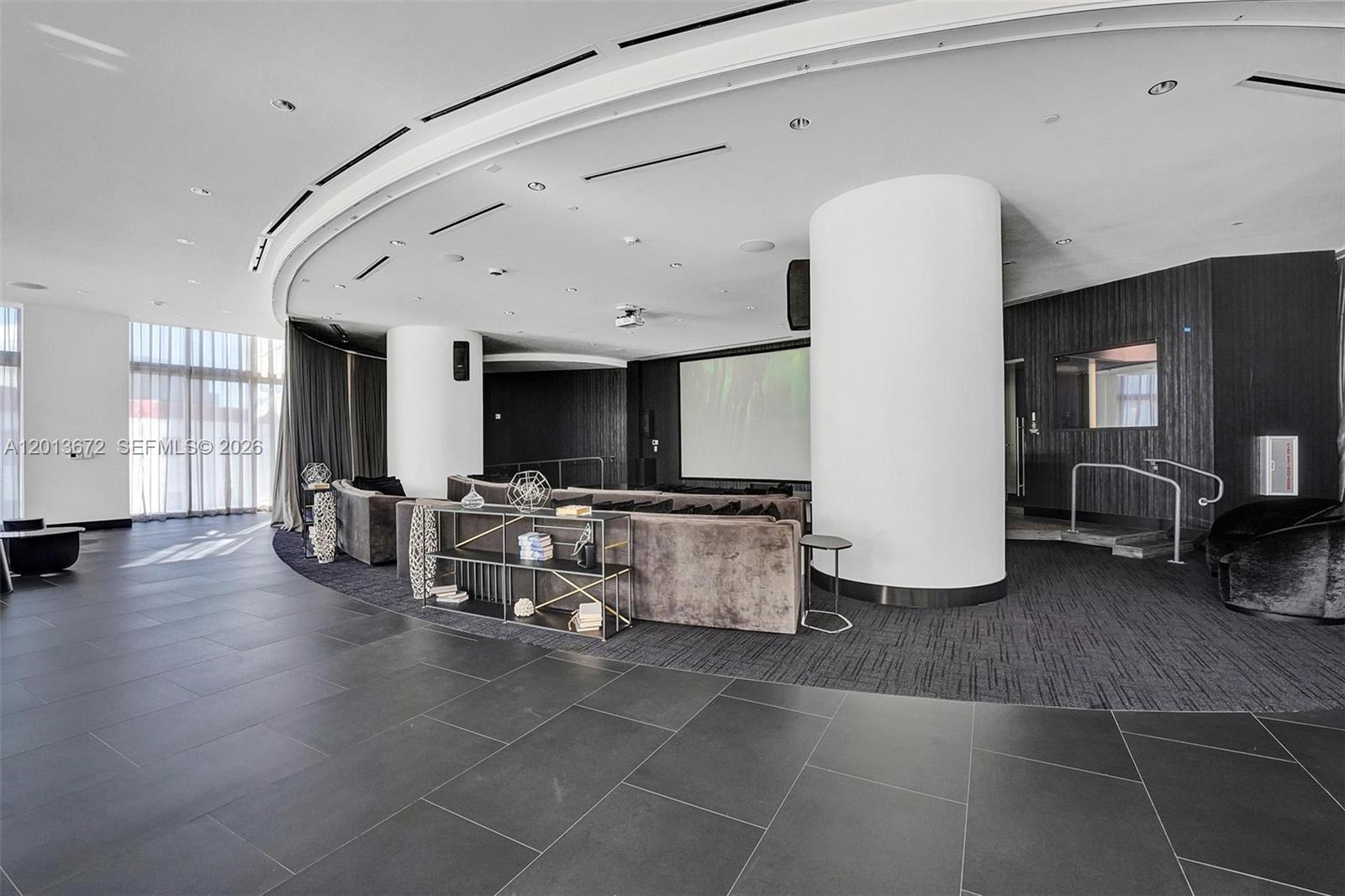 PARAMOUNT MIAMI WORLDCENT - Residential Lease