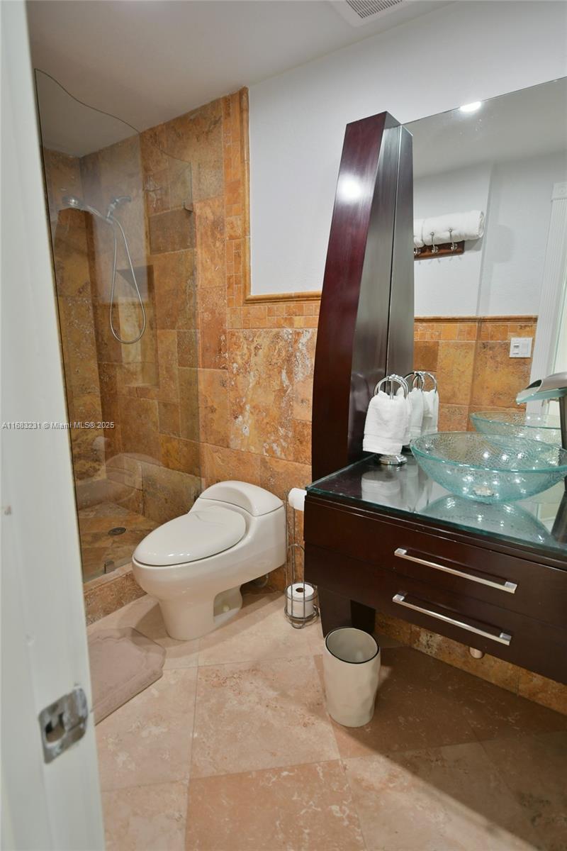 OCEAN RESERVE CONDO - Residential Lease