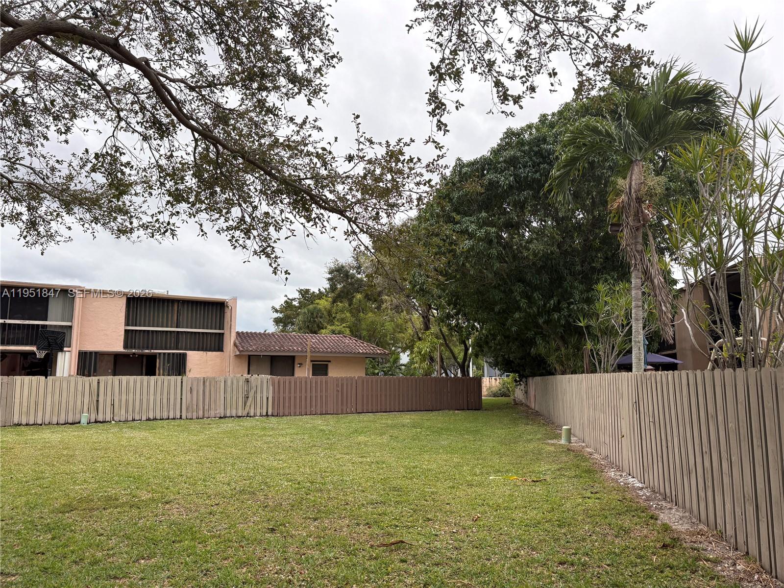 TOWNHOUSES OF THE CALIF C - Residential