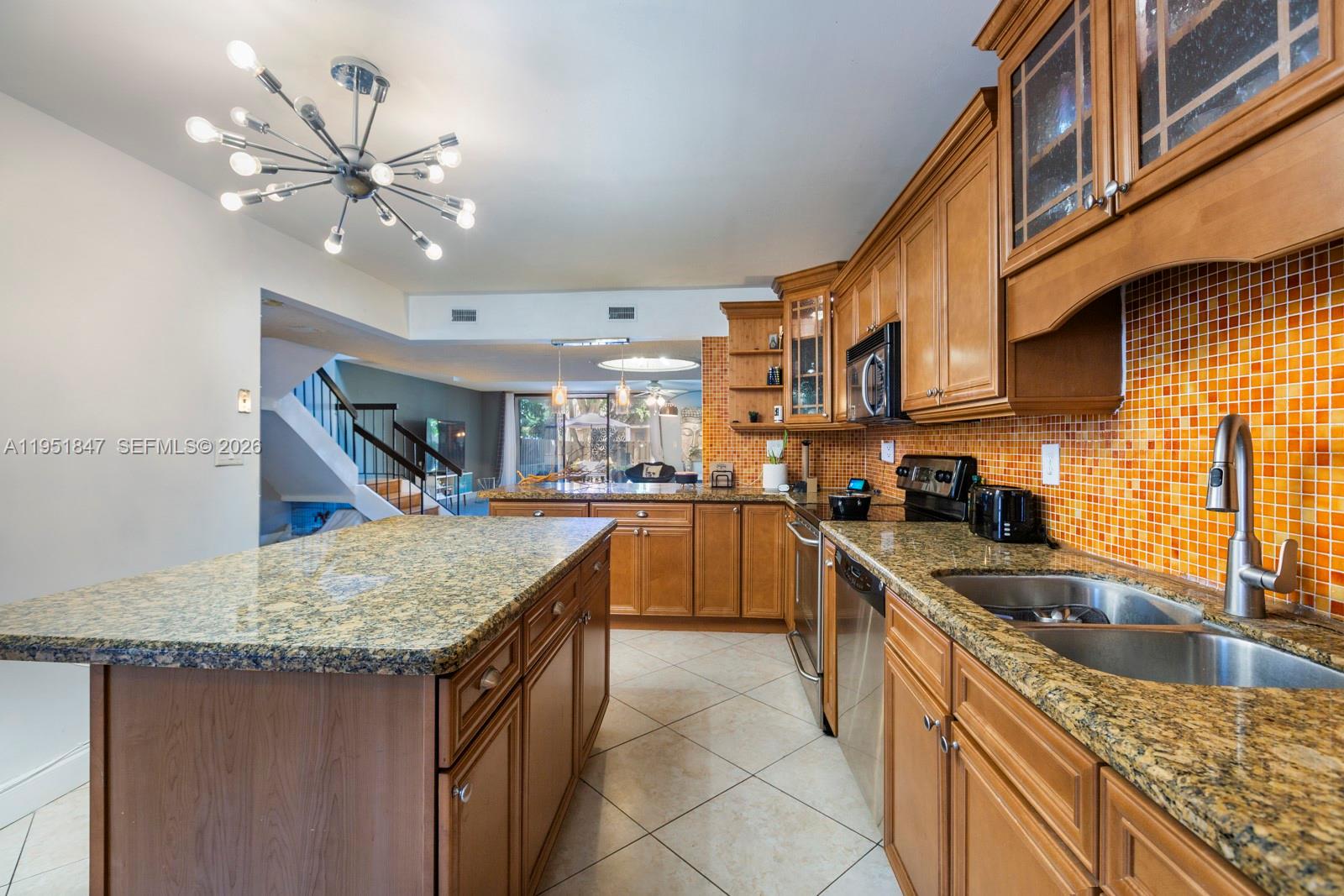 TOWNHOUSES OF THE CALIF C - Residential