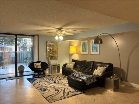 20537 NE 6th Ct Miami FL 33179