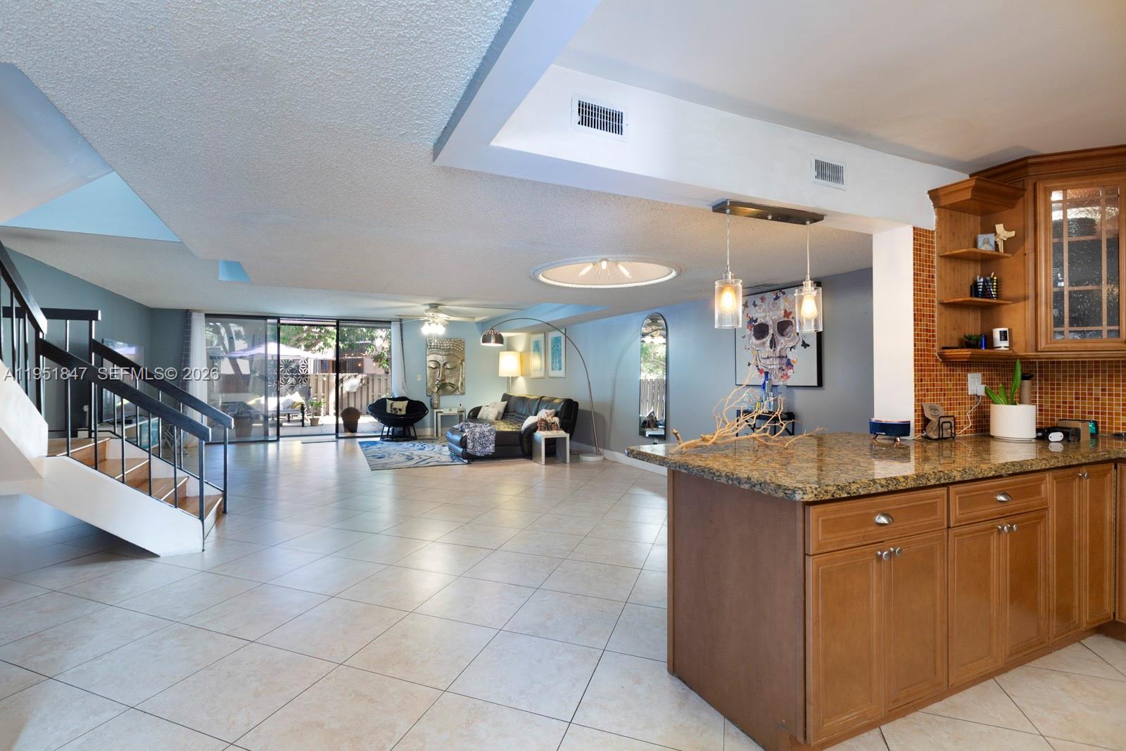 20537 NE 6th Ct, Miami, FL, 33179/$460,000 2 20537 NE 6th Ct