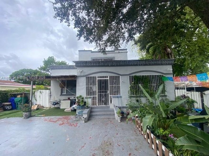 INVESTOR SPECIAL! Spacious two-story single-family home in need of some TLC. Property has an existing violation with approved plans. Contact the Listing Agent to schedule a tour.