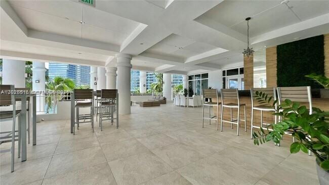 COURTS BRICKELL KEY CONDO - Residential