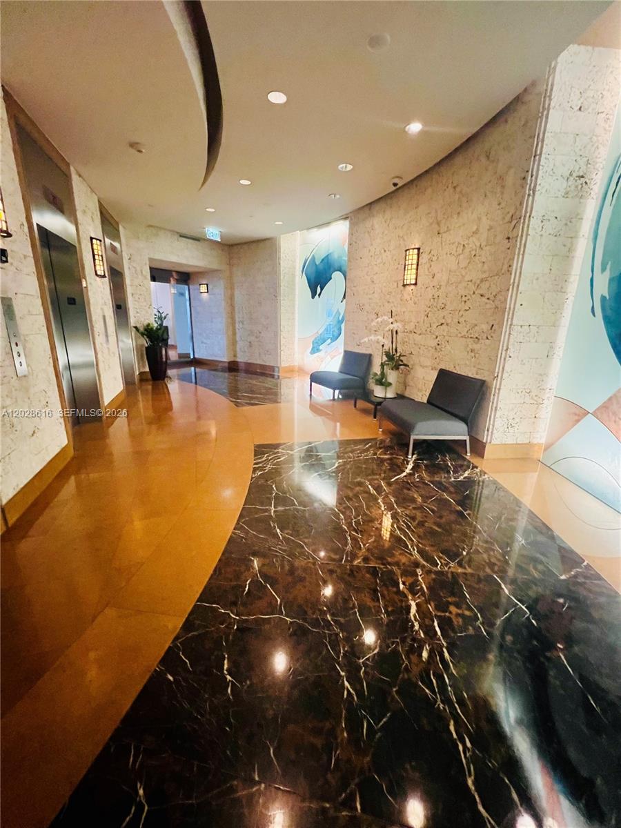 COURTS BRICKELL KEY CONDO - Residential