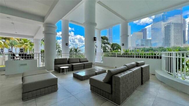 COURTS BRICKELL KEY CONDO - Residential