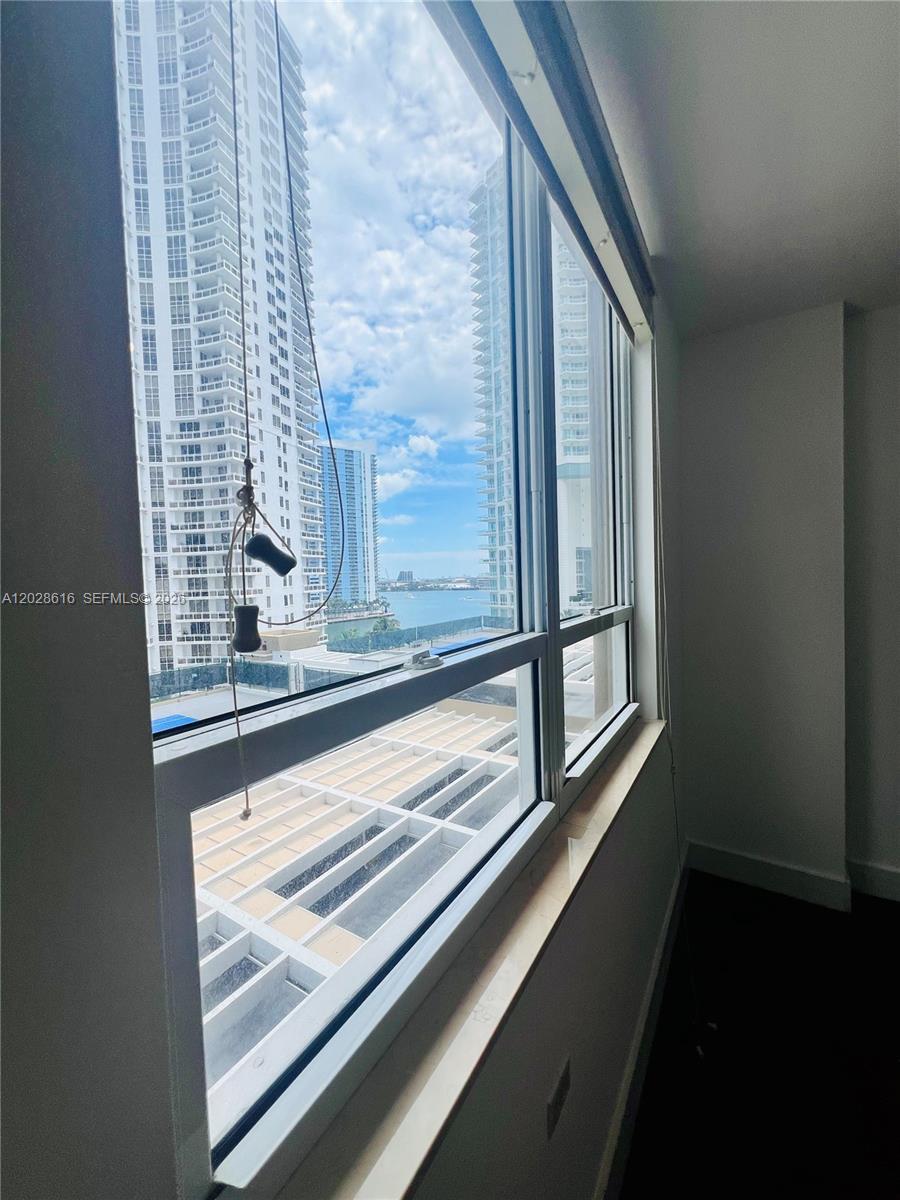 COURTS BRICKELL KEY CONDO - Residential