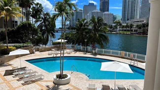 COURTS BRICKELL KEY CONDO - Residential