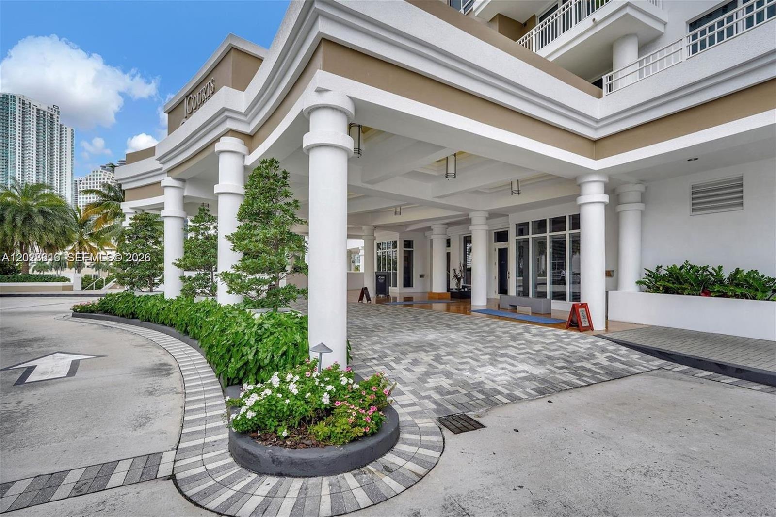 COURTS BRICKELL KEY CONDO - Residential
