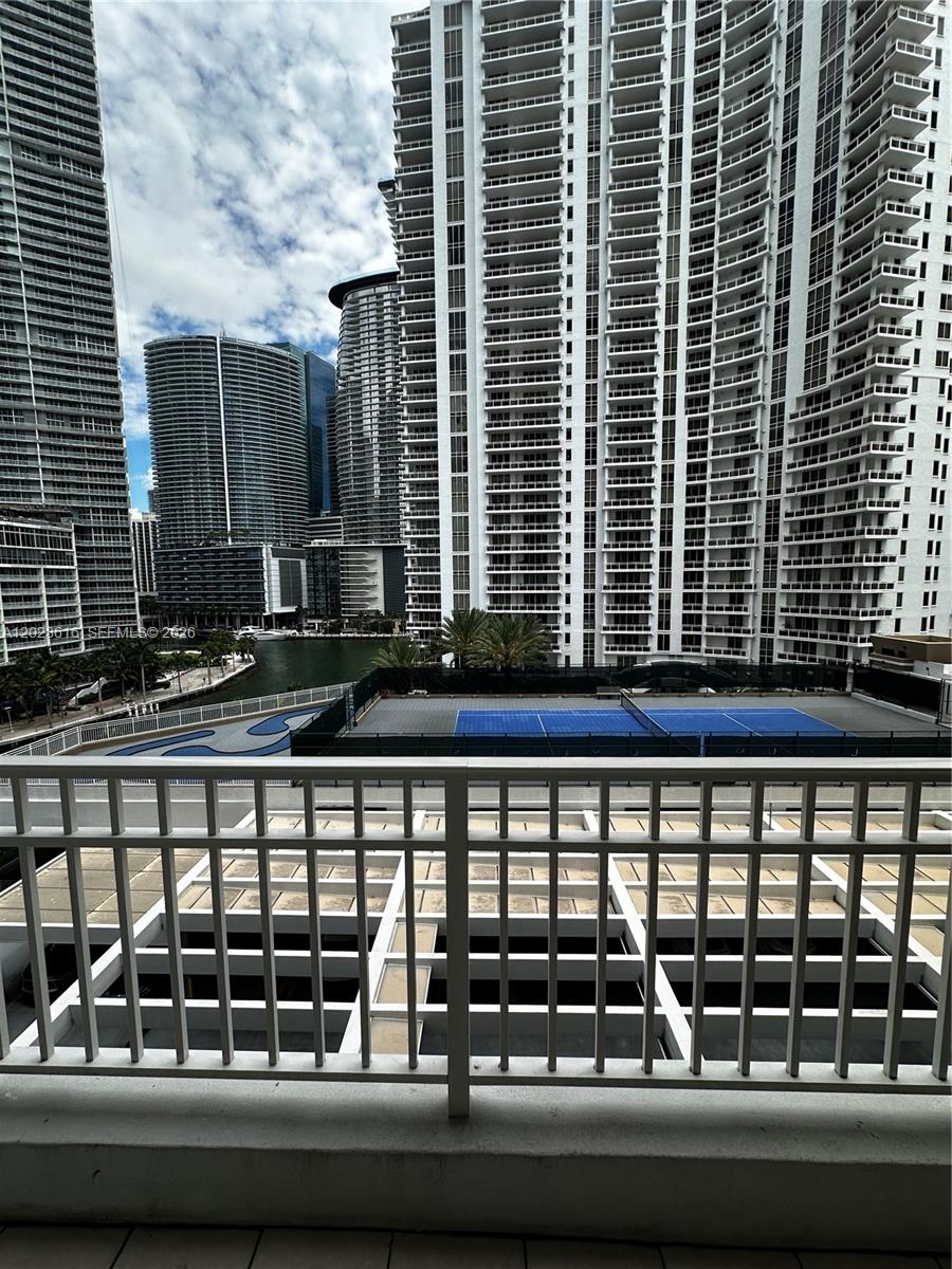 COURTS BRICKELL KEY CONDO - Residential