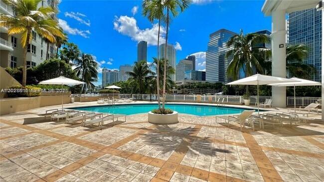 COURTS BRICKELL KEY CONDO - Residential