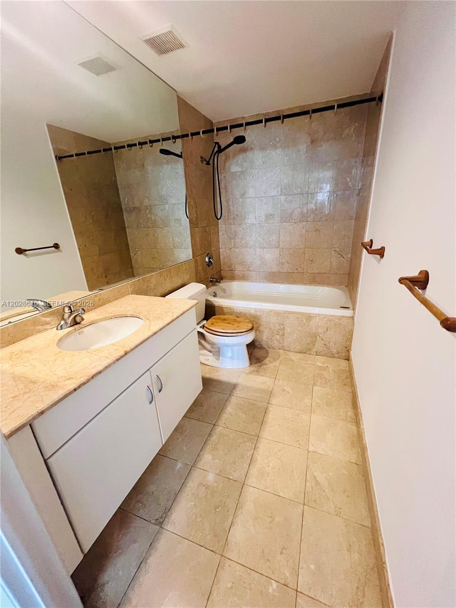 COURTS BRICKELL KEY CONDO - Residential