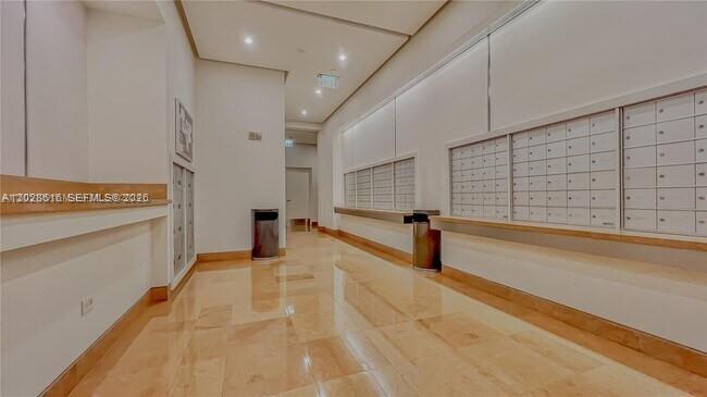 COURTS BRICKELL KEY CONDO - Residential