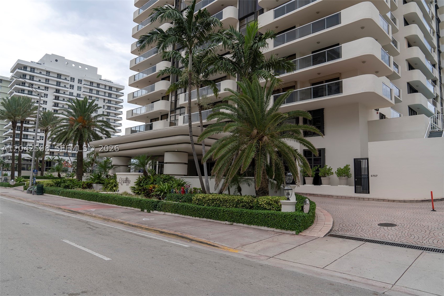 5757 Collins Ave 1604