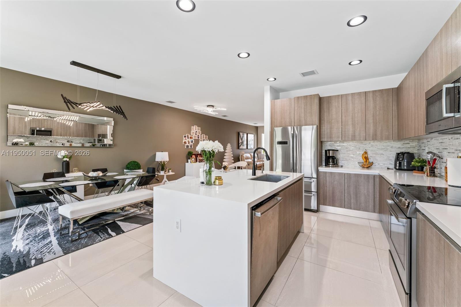 DORAL PALMS NORTH - Residential