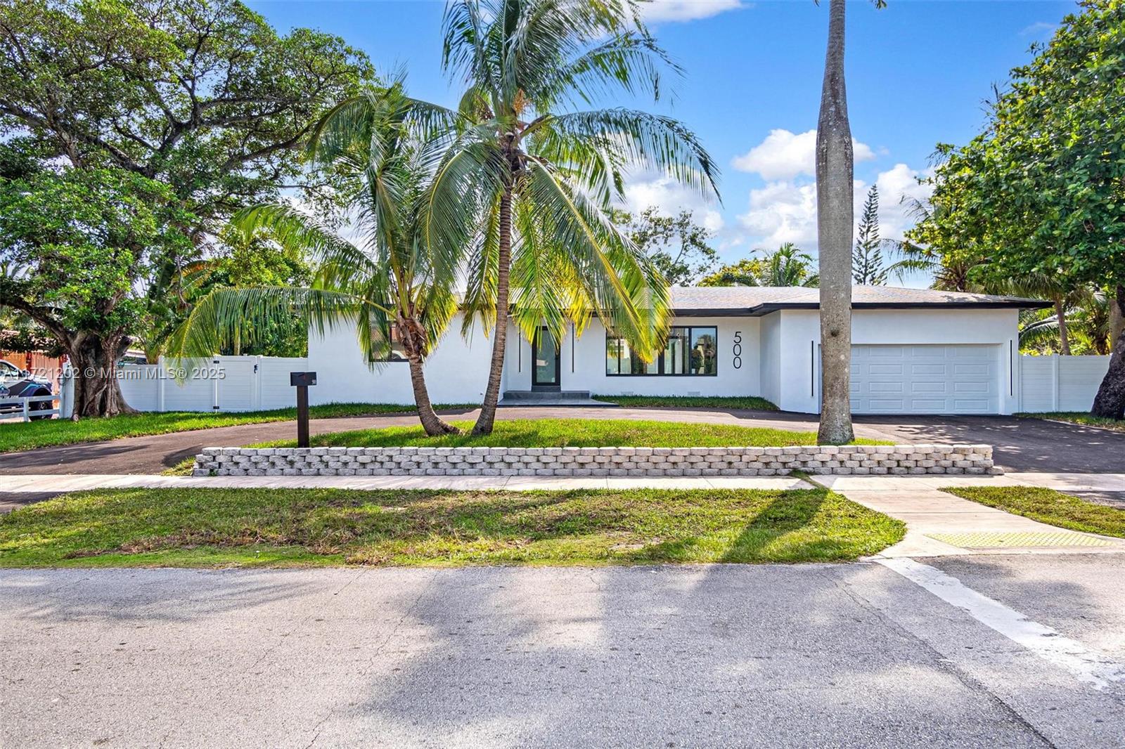 500 Ne 6 Street, Pompano Beach, Broward County, Florida - 4 Bedrooms  
3 Bathrooms - 