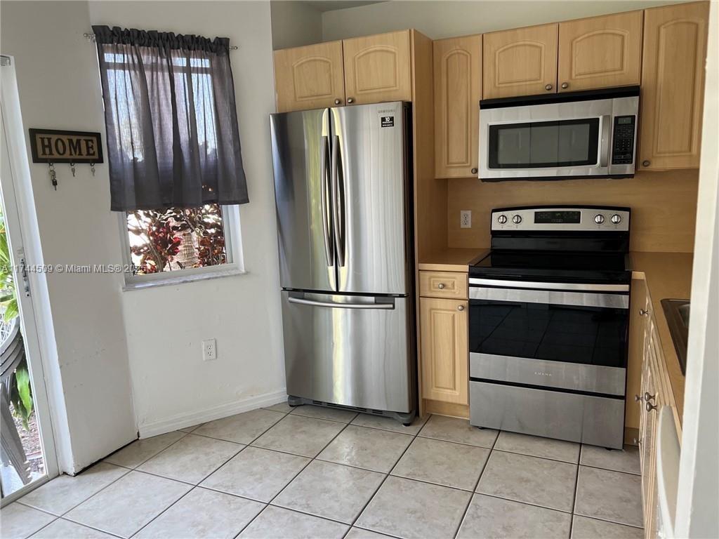 Rental Property at 680 Nw 79th Ter 104, Pembroke Pines, Miami-Dade County, Florida - Bedrooms: 3 
Bathrooms: 2  - $2,490 MO.