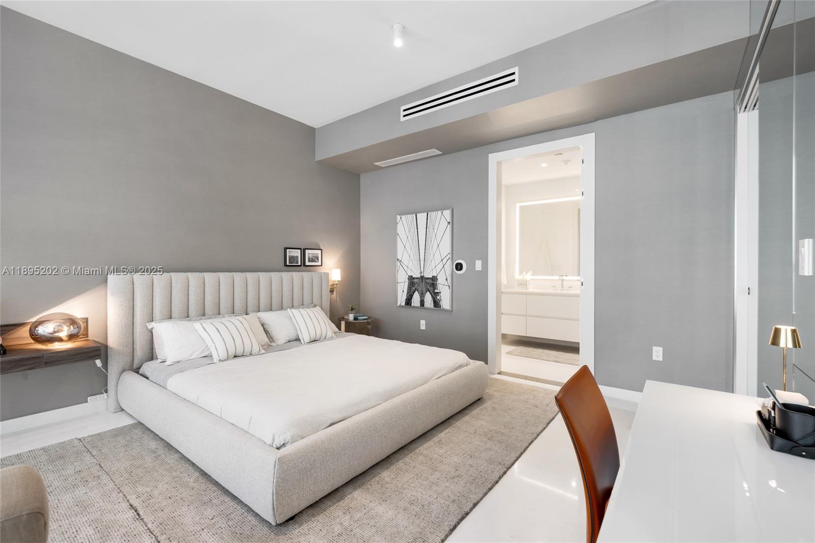 View photos, virtual tours, details... 300 Biscayne Blvd Way 805
