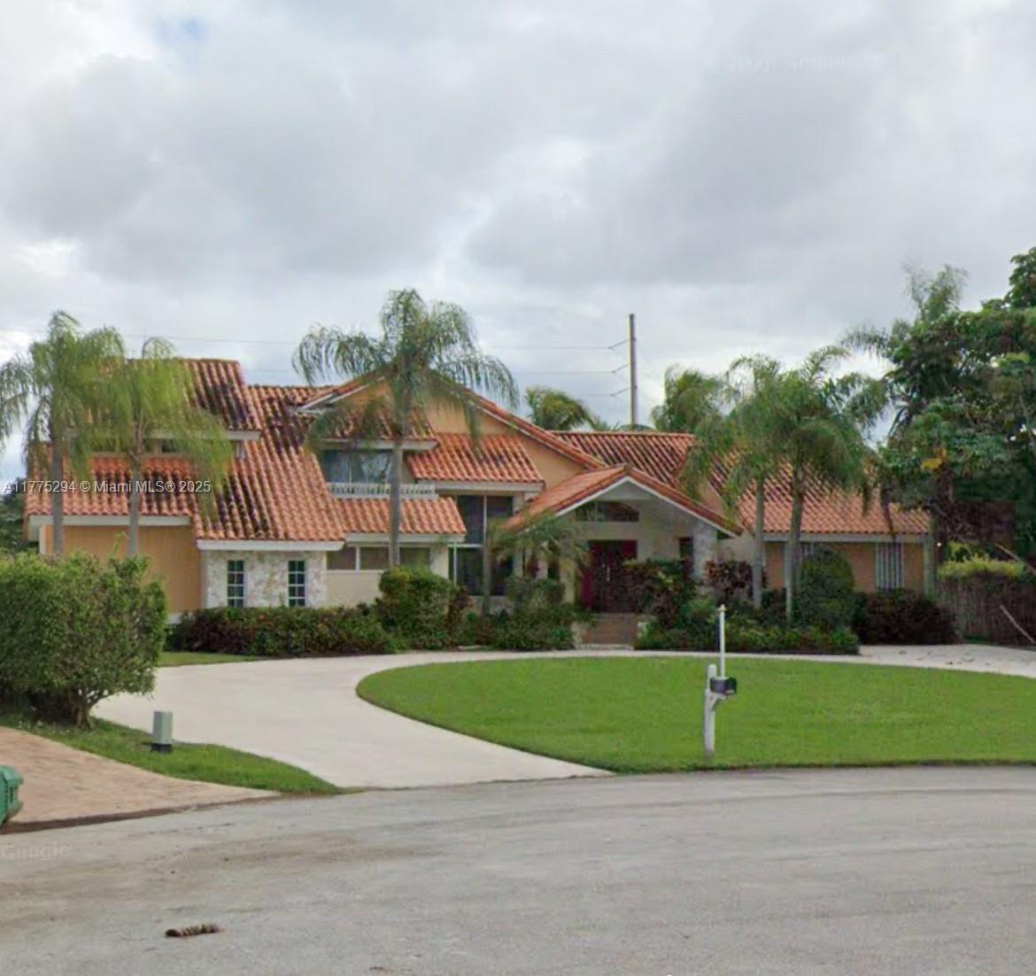 Property for Sale at Address Not Disclosed, Palmetto Bay, Miami-Dade County, Florida - Bedrooms: 5 
Bathrooms: 3  - $750,000