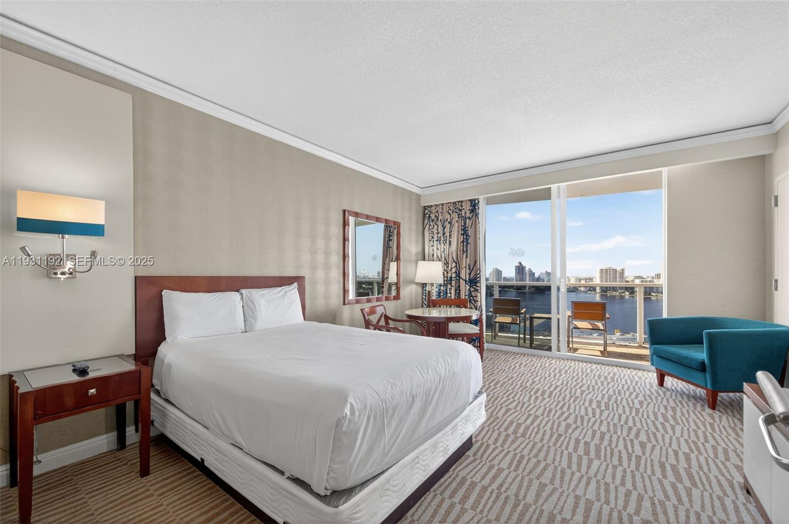 TRUMP INTERNATIONAL SONES - Residential